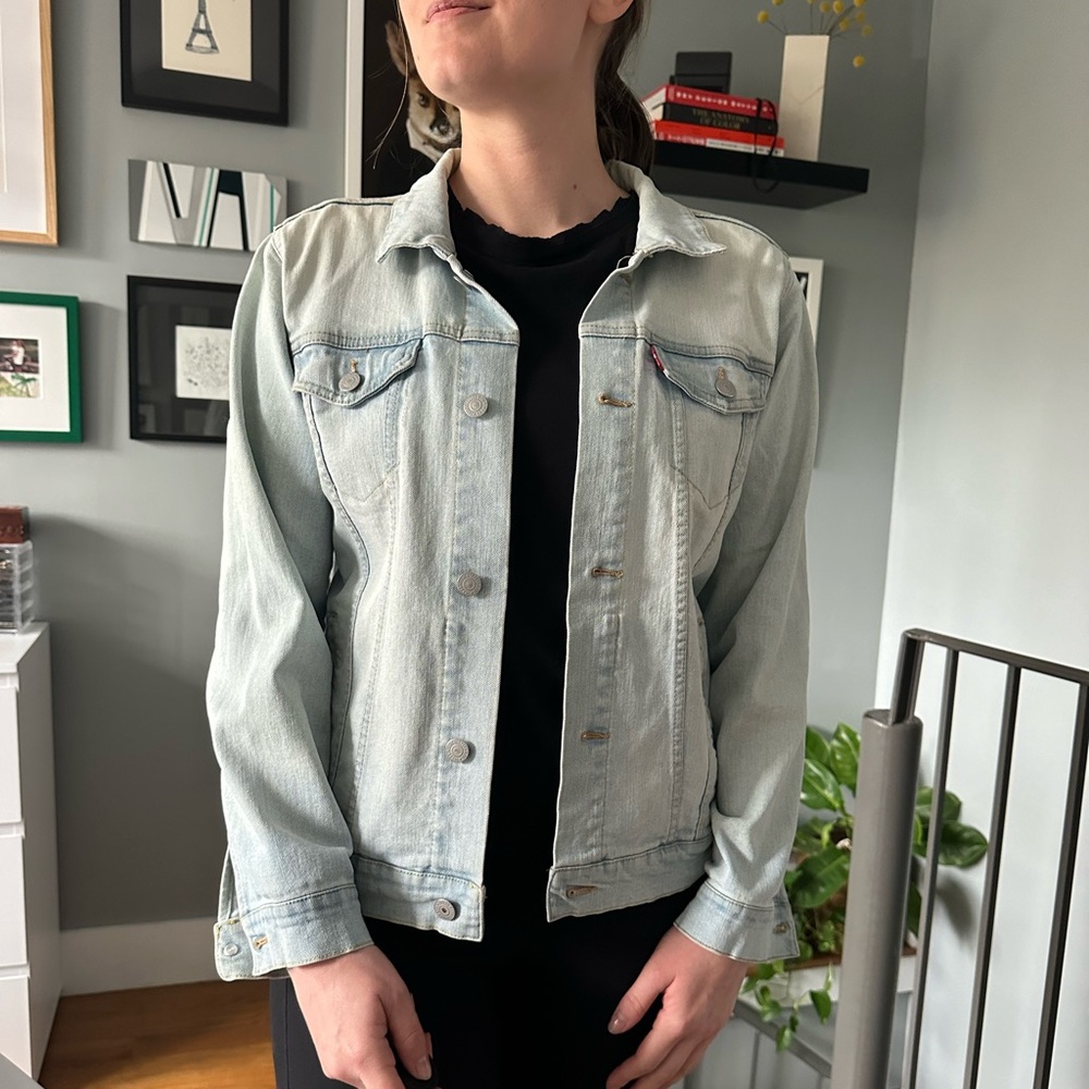 Levi’s Stretch Lightwash Denim Jacket - image 3